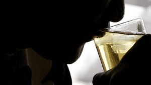 مشروب و بوی دهان