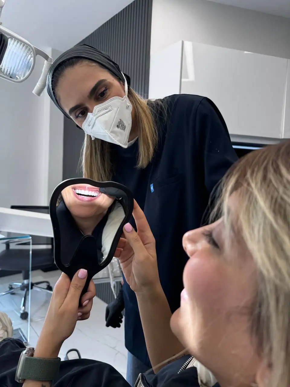 دکتر مانوشا امیری